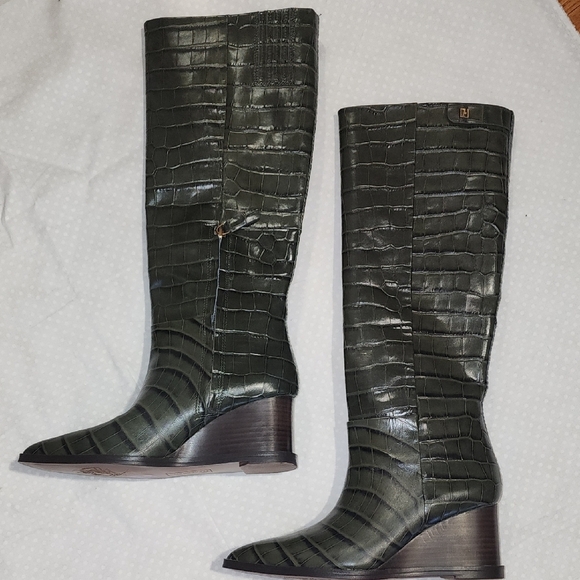 Franco Sarto Green Wedge Boots with Croc Texture - Picture 5 of 10